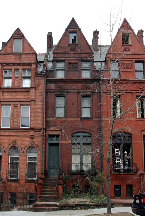 1008 N Calvert St in Baltimore, MD - Building Photo