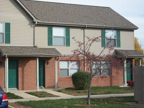Welcome to Jefferson Crossing Townhomes in Kokomo, IN - Building Photo - Building Photo