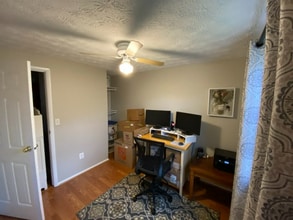 8289 Wold Den Ct in Springfield, VA - Building Photo - Building Photo