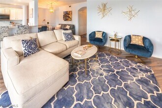 9820 Giaveno Cir in Naples, FL - Foto de edificio - Building Photo