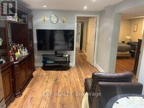 8 Cluett Dr in Ajax, ON - Building Photo - Building Photo