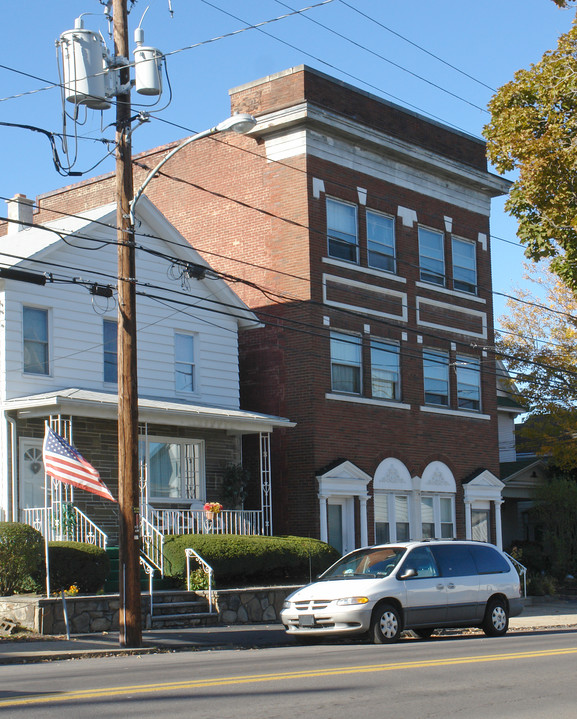 1418 Pittston Ave in Scranton, PA - Foto de edificio