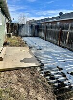 1025 SE Freedom Cir in Mountain Home, ID - Building Photo