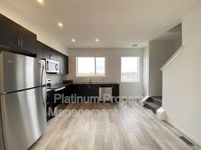 6505 Country Hills Blvd NE in Calgary, AB - Building Photo - Building Photo