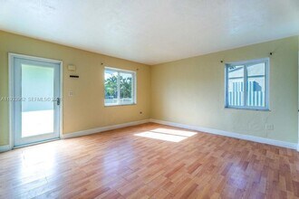 1265 NE 142nd St in North Miami, FL - Building Photo - Building Photo