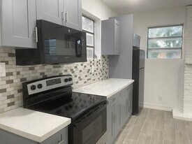 841 NW 116th Ter, Unit # 1 in Miami, FL - Building Photo