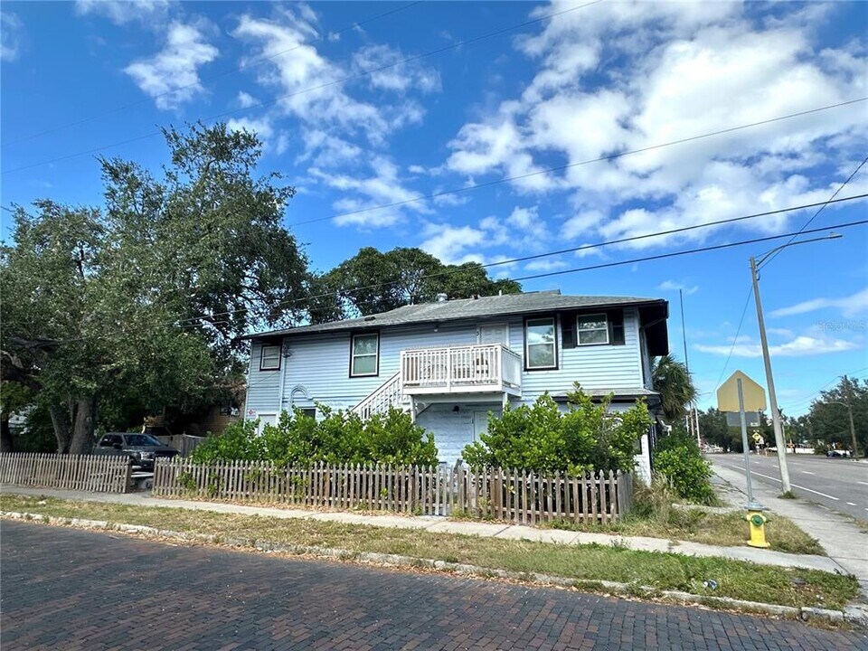 999 Dr. M.L.K. Jr St S in St. Petersburg, FL - Building Photo