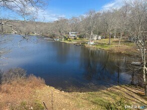389 Wyassup Rd in North Stonington, CT - Building Photo - Building Photo
