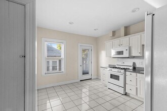 56 Hobson St, Unit 56 in Boston, MA - Foto de edificio - Building Photo