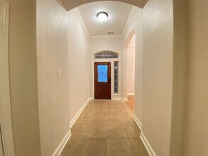 204 Bailey Brook Ln in Dickinson, TX - Foto de edificio - Building Photo