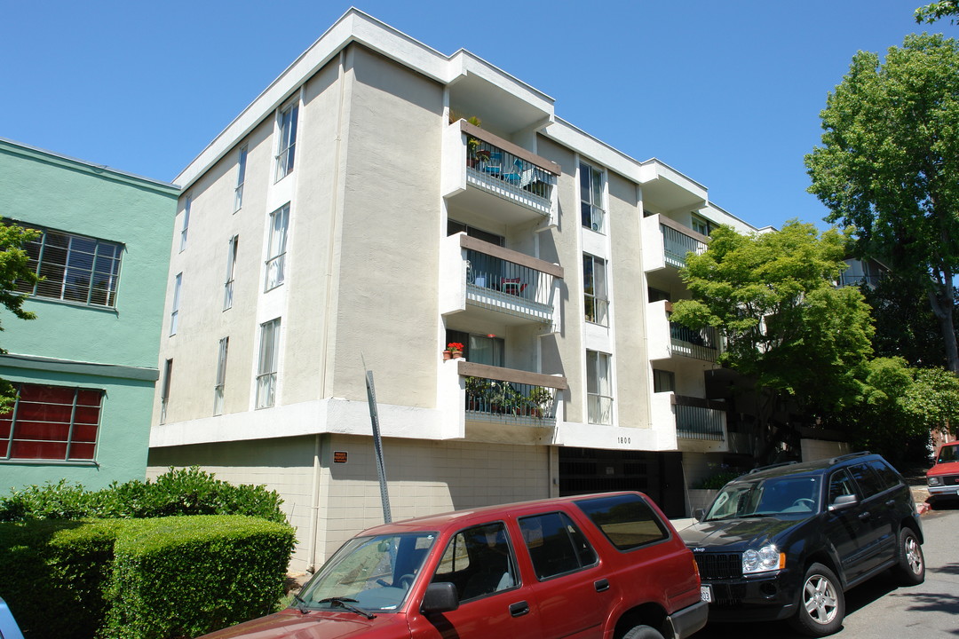 Spruce Street Apartments in Berkeley, CA - Foto de edificio