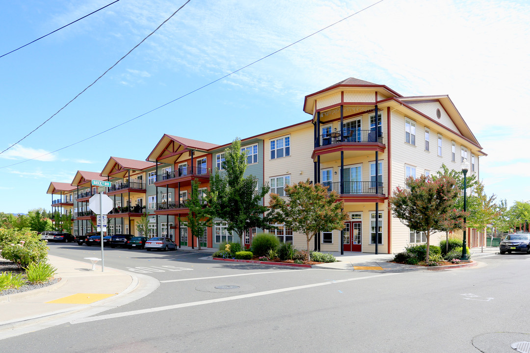 Town Green Village Building Q in Windsor, CA - Foto de edificio