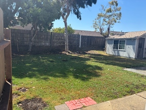 15221 Polly Ave in Lawndale, CA - Building Photo - Building Photo
