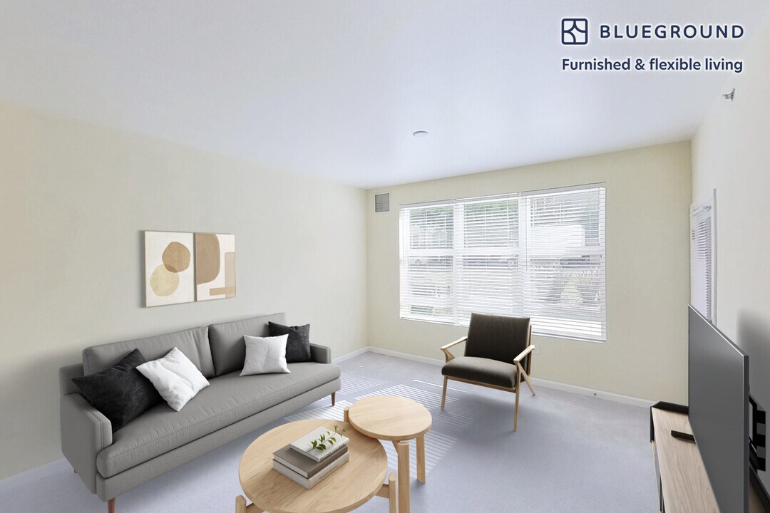 1099 Admiral Ct in San Bruno, CA - Building Photo