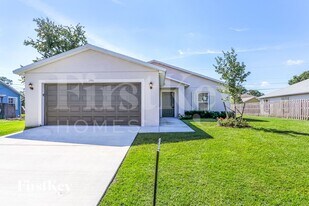 1750 SW Apache Ave in Port St. Lucie, FL - Building Photo