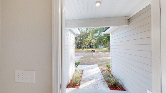 8077 Nussbaum Dr in Jacksonville, FL - Building Photo - Building Photo