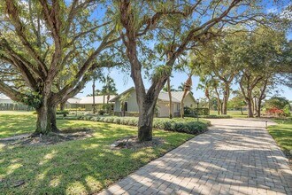 8631 Steeplechase Dr in Palm Beach Gardens, FL - Building Photo - Building Photo