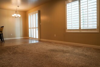 528 Fox Chase Dr in Draper, UT - Building Photo - Building Photo