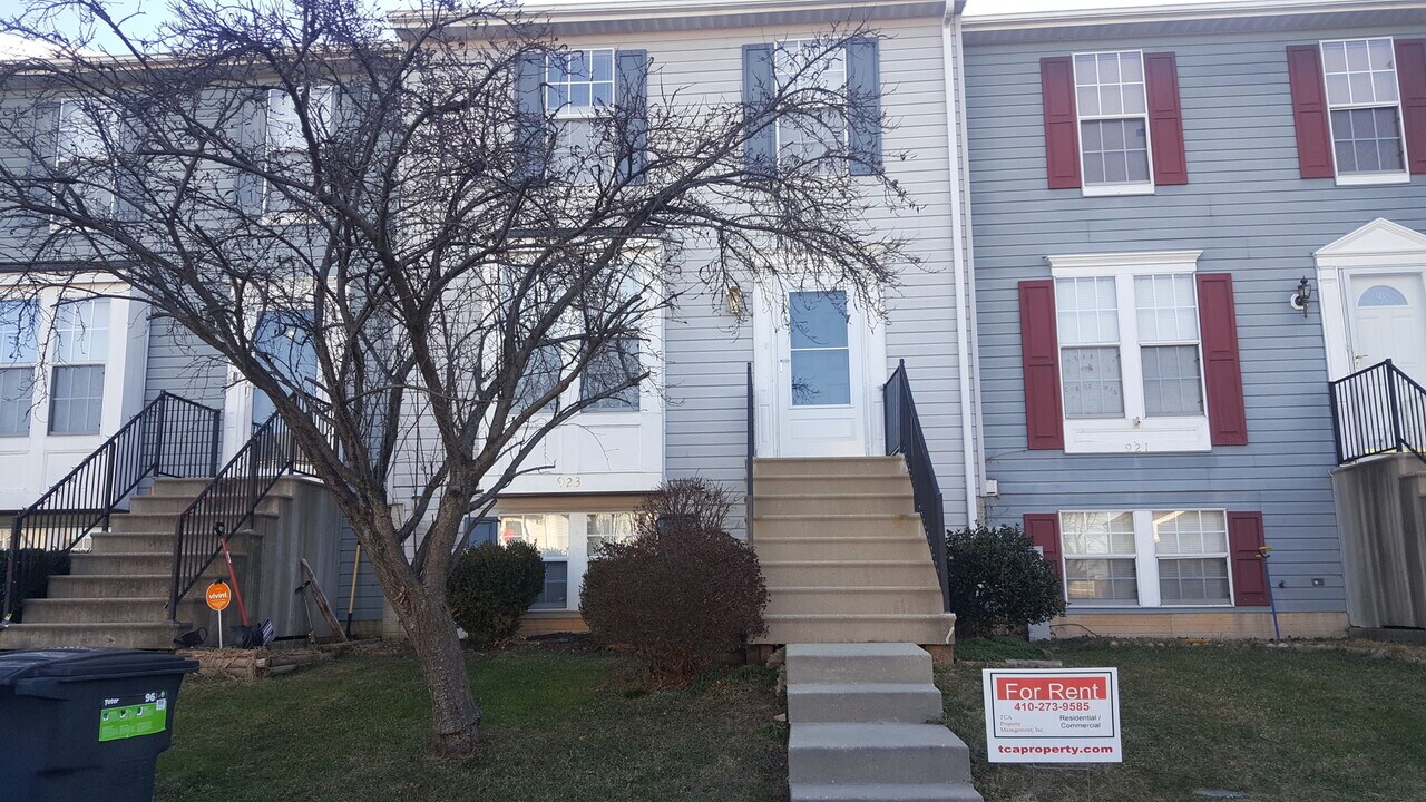 923 Pirates Ct in Edgewood, MD - Building Photo