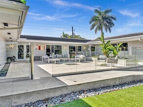840 S Southlake Dr in Hollywood, FL - Building Photo - Building Photo