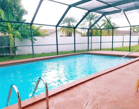 14075 SW 45th Terrace in Miami, FL - Building Photo - Building Photo