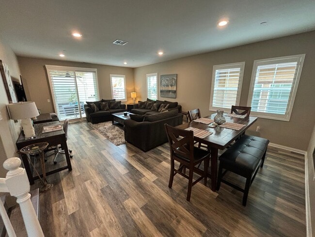 27470 Poppy Ct in Santa Clarita, CA - Building Photo - Building Photo