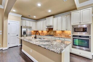 12024 Versante Cir in Austin, TX - Building Photo