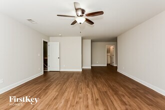 252 Hedgewood Dr in Hampton, GA - Foto de edificio - Building Photo