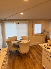 511 Poinsettia Ave in Corona Del Mar, CA - Foto de edificio - Building Photo