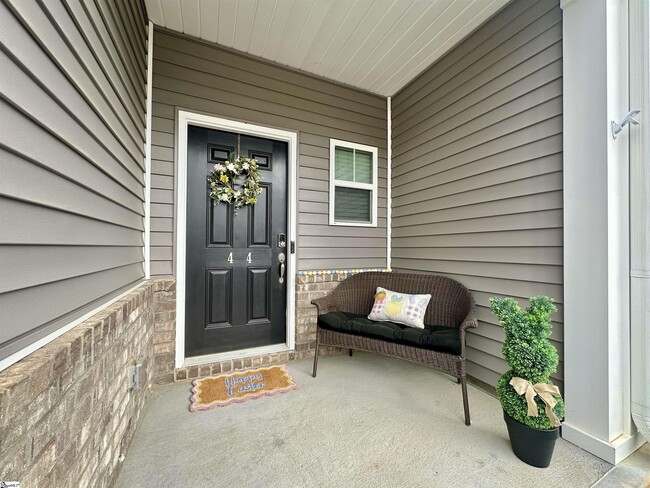 44 Beachley Pl in Simpsonville, SC - Foto de edificio - Building Photo