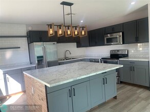 212 NW 41st Ct in Pompano Beach, FL - Building Photo - Building Photo