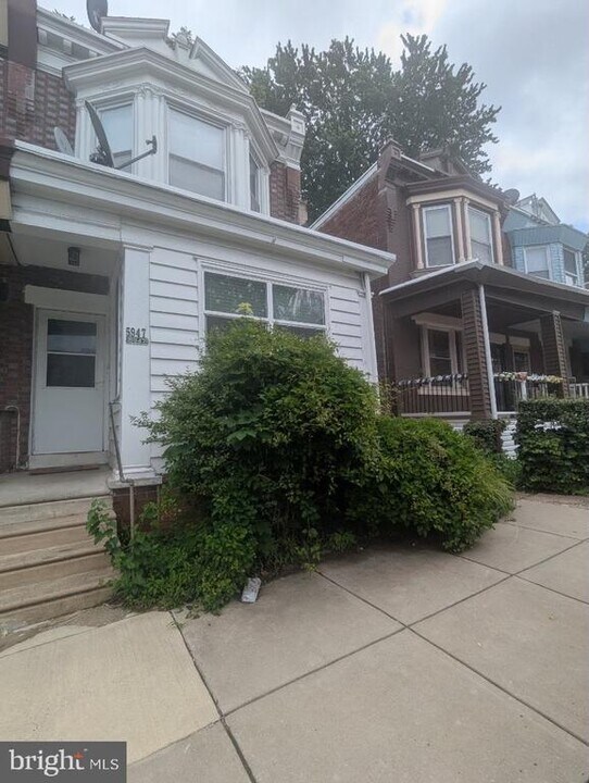 5947 N 13th St in Philadelphia, PA - Building Photo