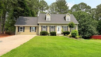 446 Russell Cemetery Rd in Winder, GA - Building Photo