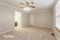 592 Hannah Pl photo'