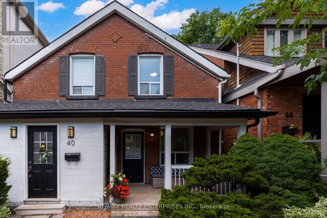 42 Roslin Ave in Toronto, ON - Building Photo - Building Photo
