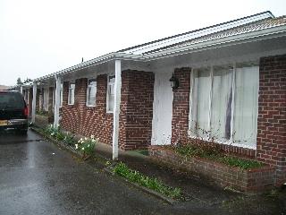 1806 Winchester Ave in Reedsport, OR - Building Photo