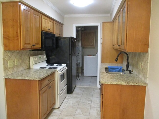 15792 Cambridge Dr in Clinton Township, MI - Building Photo - Building Photo