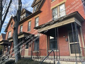 65 S Douglass St in Columbus, OH - Building Photo