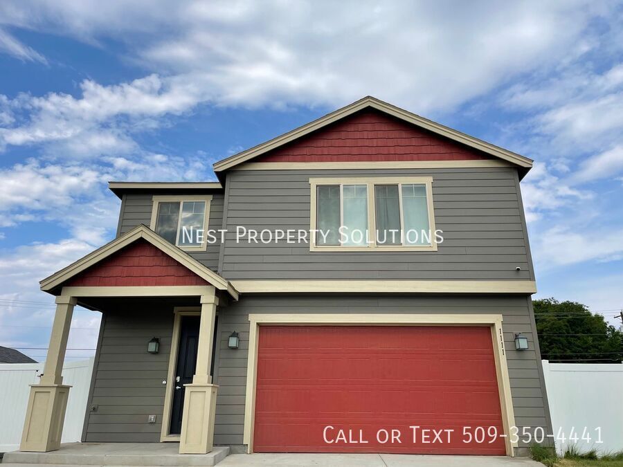 1111 Hilltop Ave NE in Quincy, WA - Building Photo