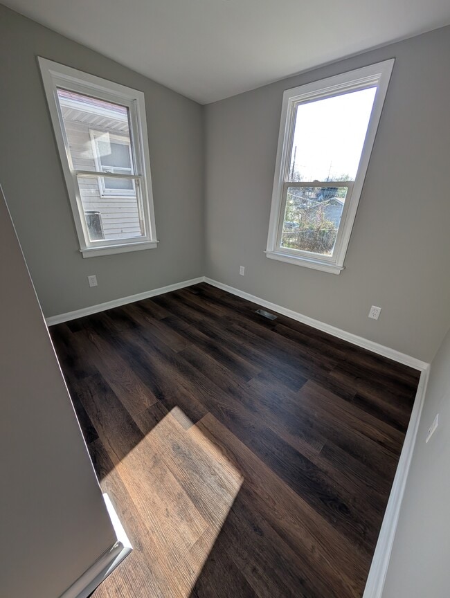 2077 SW Lane St in Topeka, KS - Building Photo - Building Photo