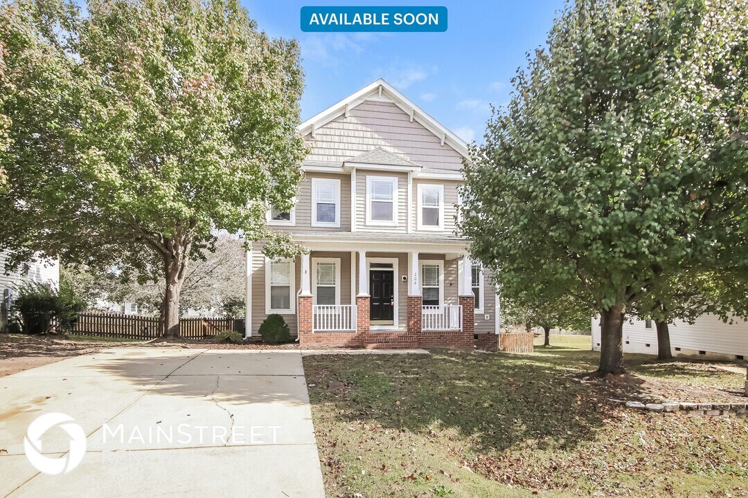 208 McCarthy Dr in Clayton, NC - Building Photo
