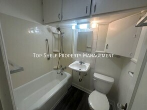 2303 E 9th St-Unit -1 in Des Moines, IA - Building Photo - Building Photo