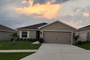 1092 Zion Dr in Haines City, FL - Building Photo