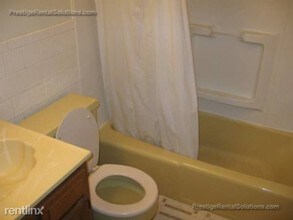 688 Boston Post Rd E in Marlborough, MA - Building Photo - Building Photo