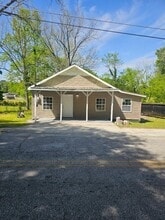 182 Hughes St in Toccoa, GA - Building Photo - Building Photo