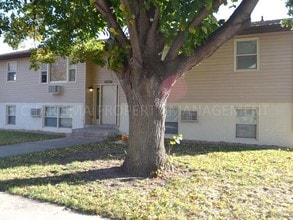 3604 S Cathy Ave-Unit -2 in Sioux Falls, SD - Foto de edificio - Building Photo