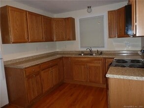 125 Oneco Ave in New London, CT - Building Photo - Building Photo