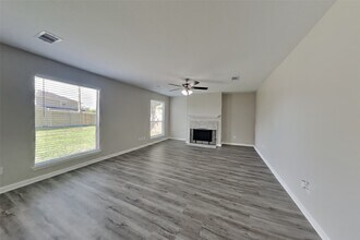 21469 S Towerguard Dr in Kingwood, TX - Building Photo - Building Photo