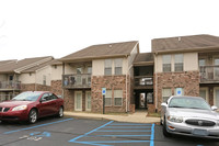 Derbytowne Apartments in Lexington, KY - Foto de edificio - Building Photo