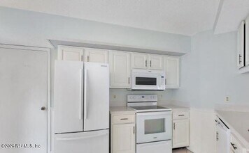 11549 Kelvyn Grove Pl in Jacksonville, FL - Building Photo - Building Photo